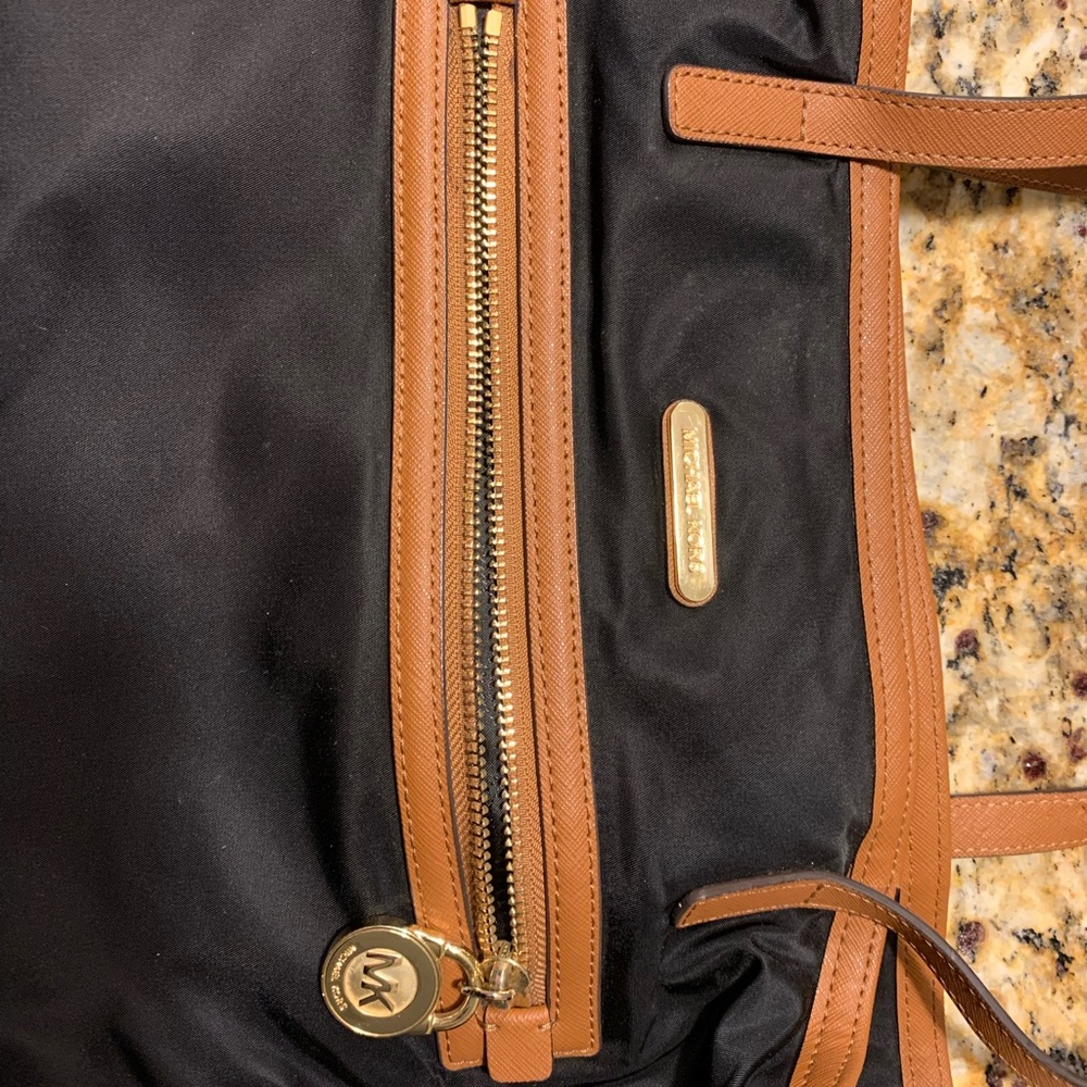 Michael Kors purse (never used)